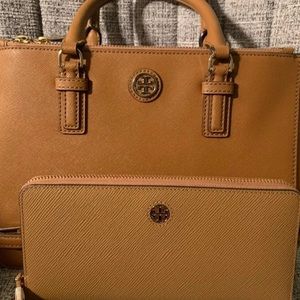 Tory Burch purse & wallet